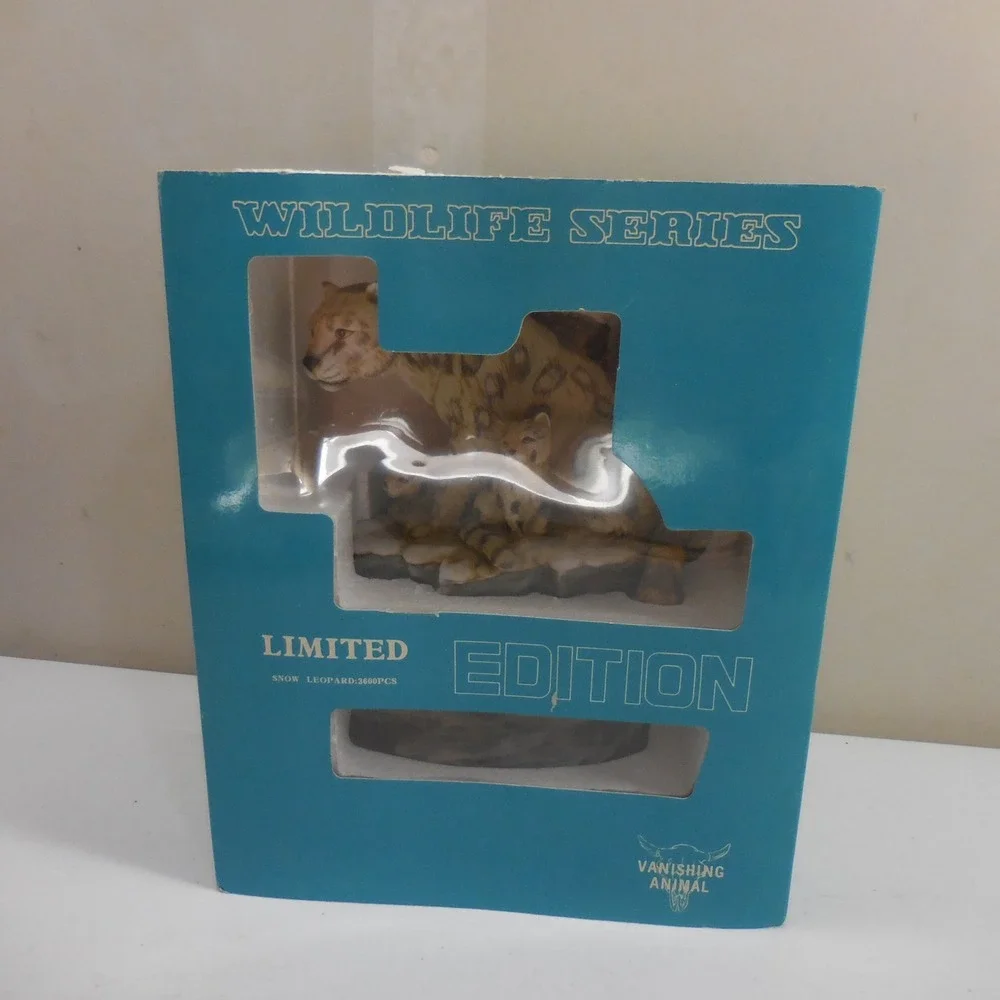 Ski Country 1979 Snow Leopard Wildlife Series Limited Edition Decanter with Box